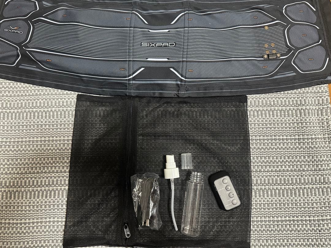 SIXPADパワースーツコアベルト 専用コントローラー付き Mサイズ