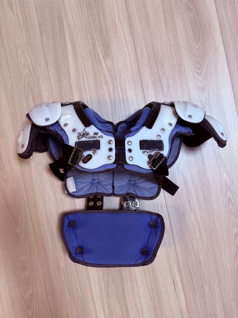 アメフト　青いショルダーパッド
