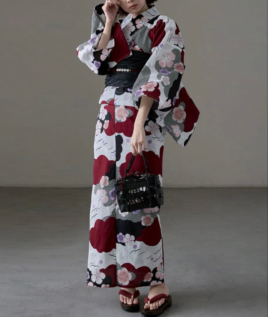 赤黒花柄浴衣セット 二部式