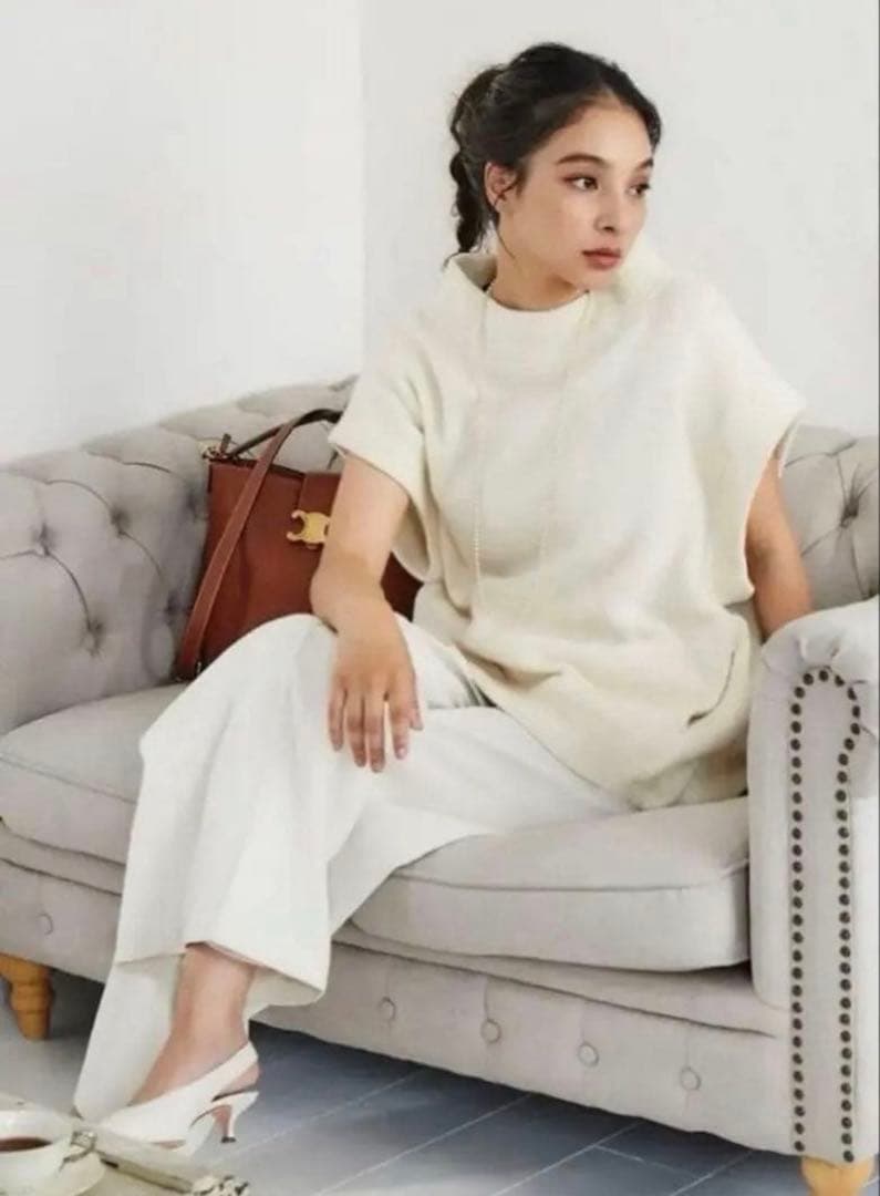 オアーノ　ニットベスト　オフホワイト