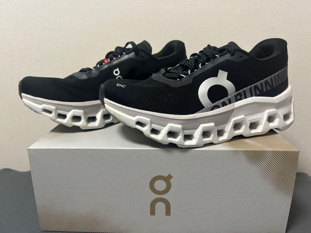 on Cloudmonster 2 〔24㎝〕