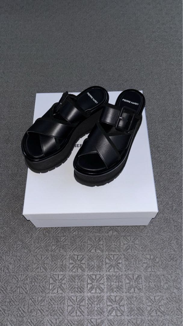 pierre hardy アルファ　マキシ　厚底　サンダル　新品未使用