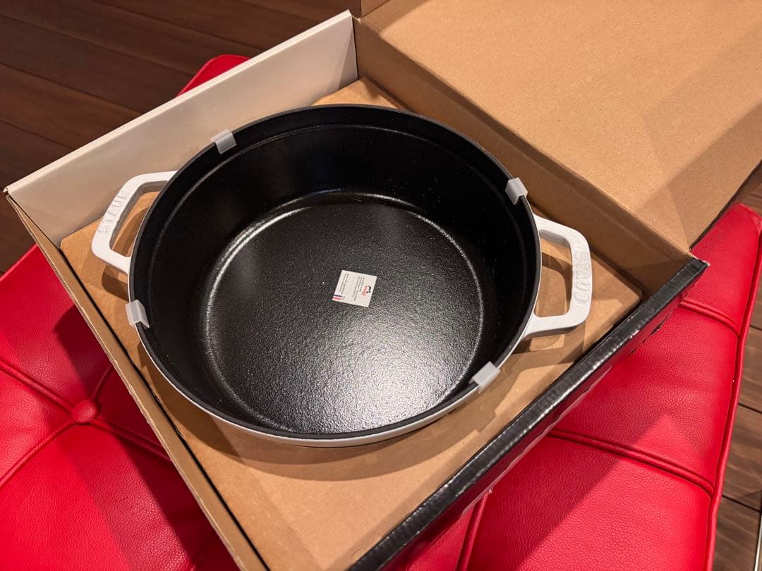 Staub ピコ ココット ラウンド 26cm レアなホワイト新品未使用 激安！