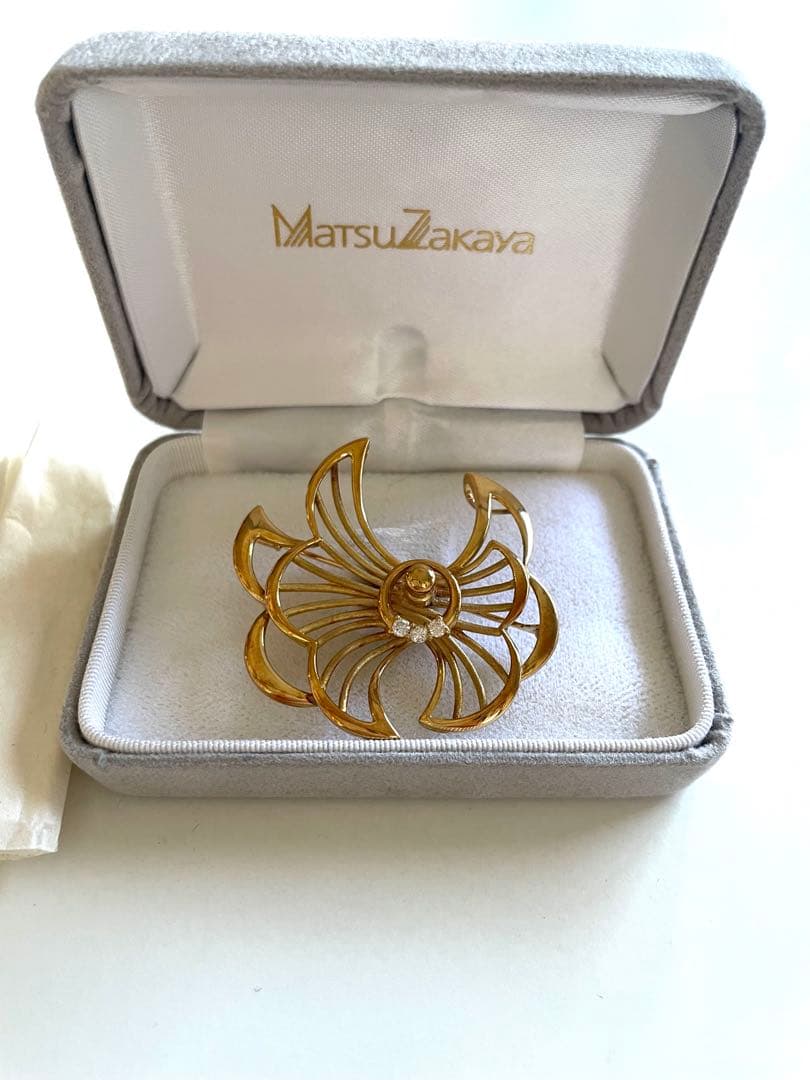 松坂屋　K18 ダイヤ ゴールド ブローチ　花