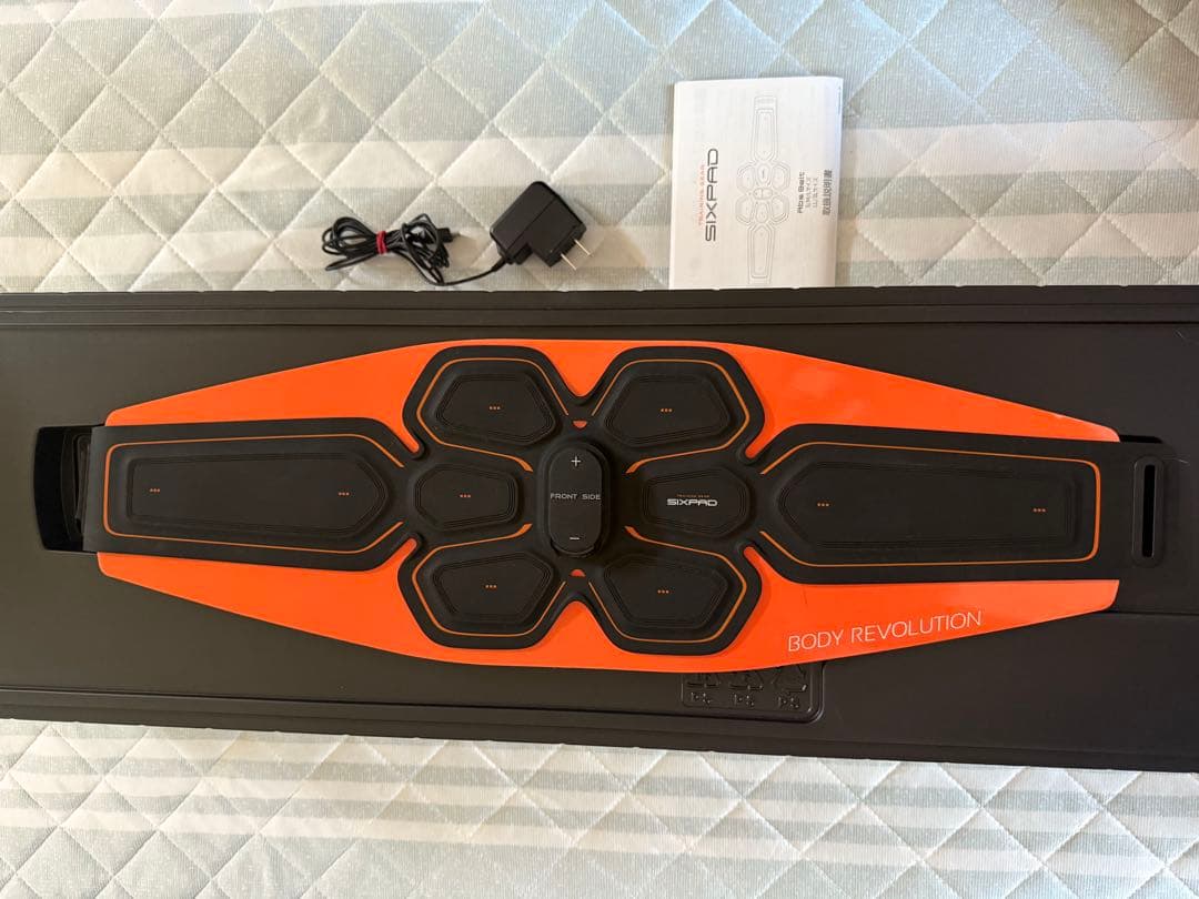 シックスパッド　SIXPAD Abs Belt トレーニング　エクササイズ