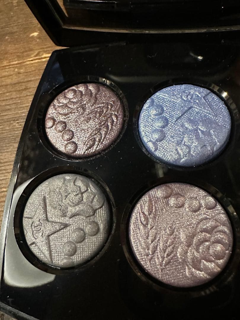 限定⭐︎シャネル　レ　キャトル　オンブル397ニュイ　アストラル　アイシャドウ