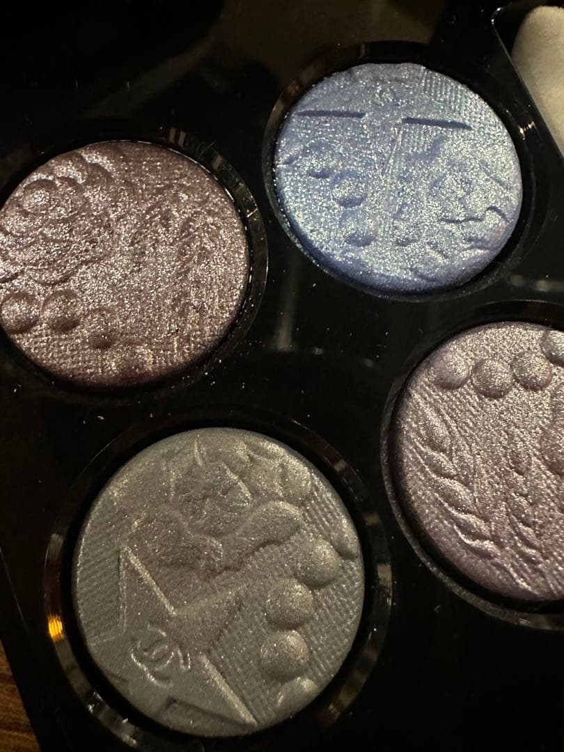 限定⭐︎シャネル　レ　キャトル　オンブル397ニュイ　アストラル　アイシャドウ