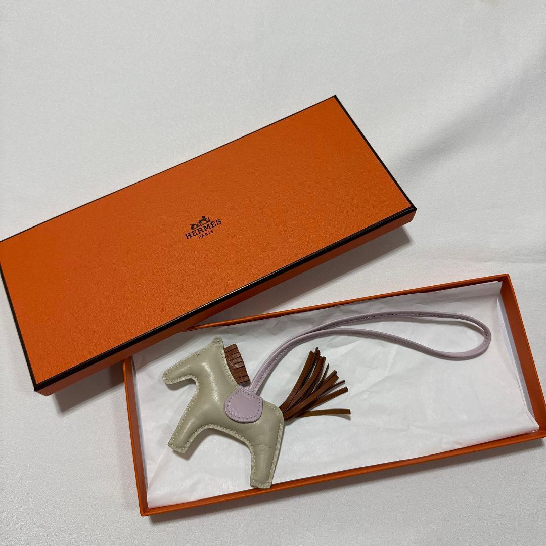 【箱付き】エルメス PM チャーム レザー ベージュ　ピンク　ロデオ