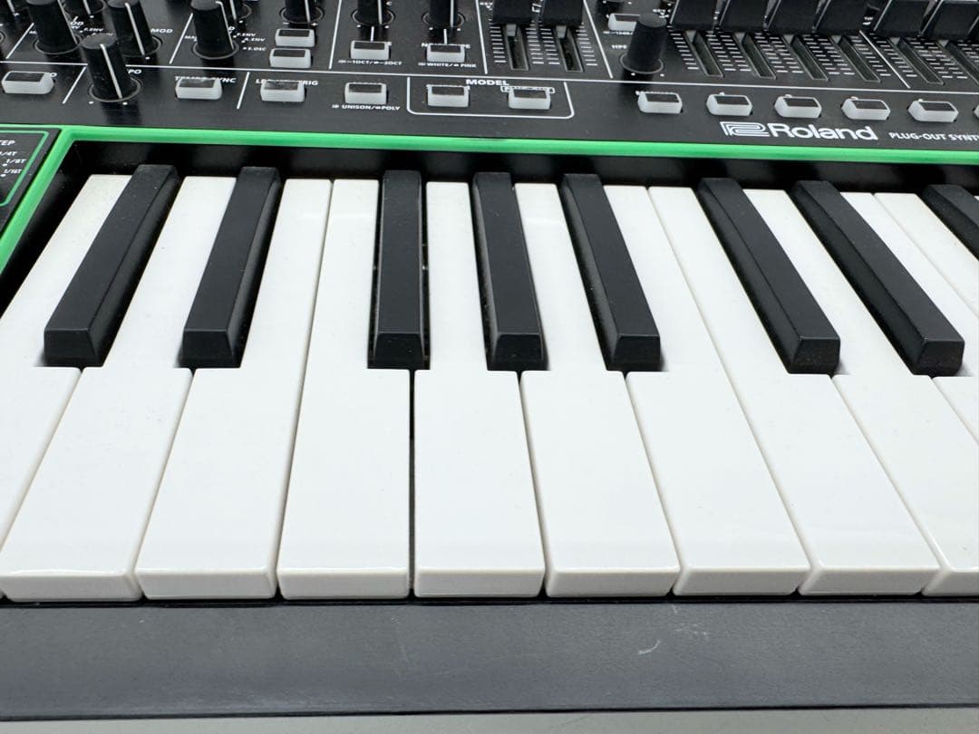 Roland SYSTEM-1 シンセサイザー 本体