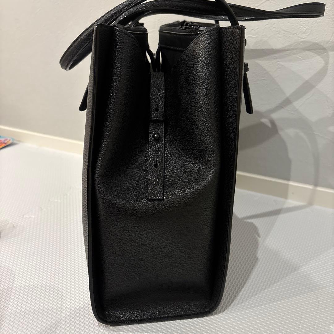 CHARLES&KEITH美品ブラックレザートートバッグ