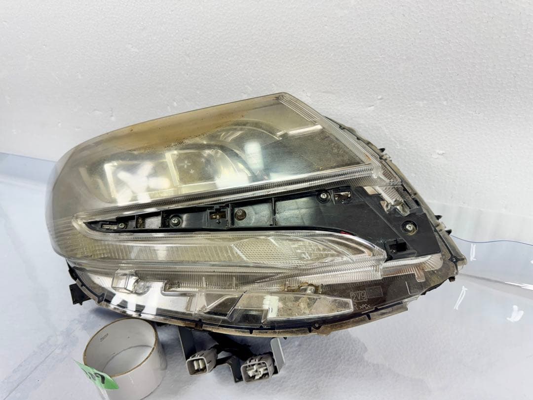 【ジャンク】ノア エスクァイア ZRR80 ZWR80 後期 右 ヘッド ライト