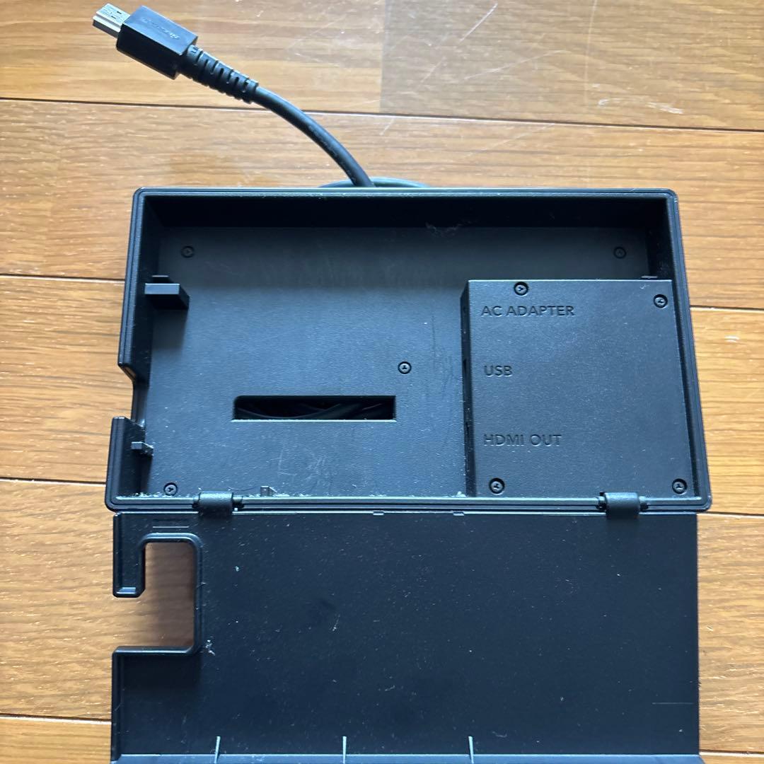 Nintendo Switch 本体 + ドック + ケース　ジョイコン無し