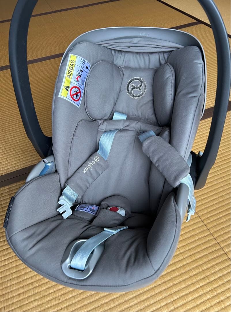 cybex サイベックス　チャイルドシート（ベビーシート）　車載回転台座付き