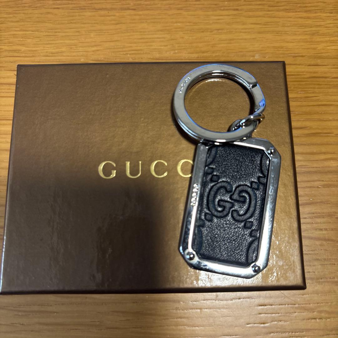 GUCCI レザーキーホルダー GGロゴ ボックス付き