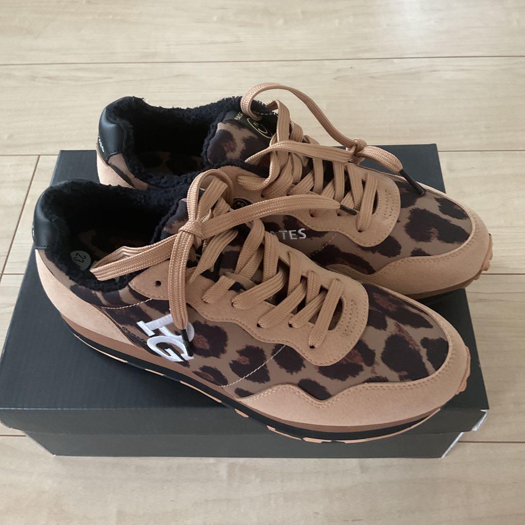 【新品】パーリーゲイツ　ゴルフシューズ　23.5センチ　エコメルカリ便可能な方