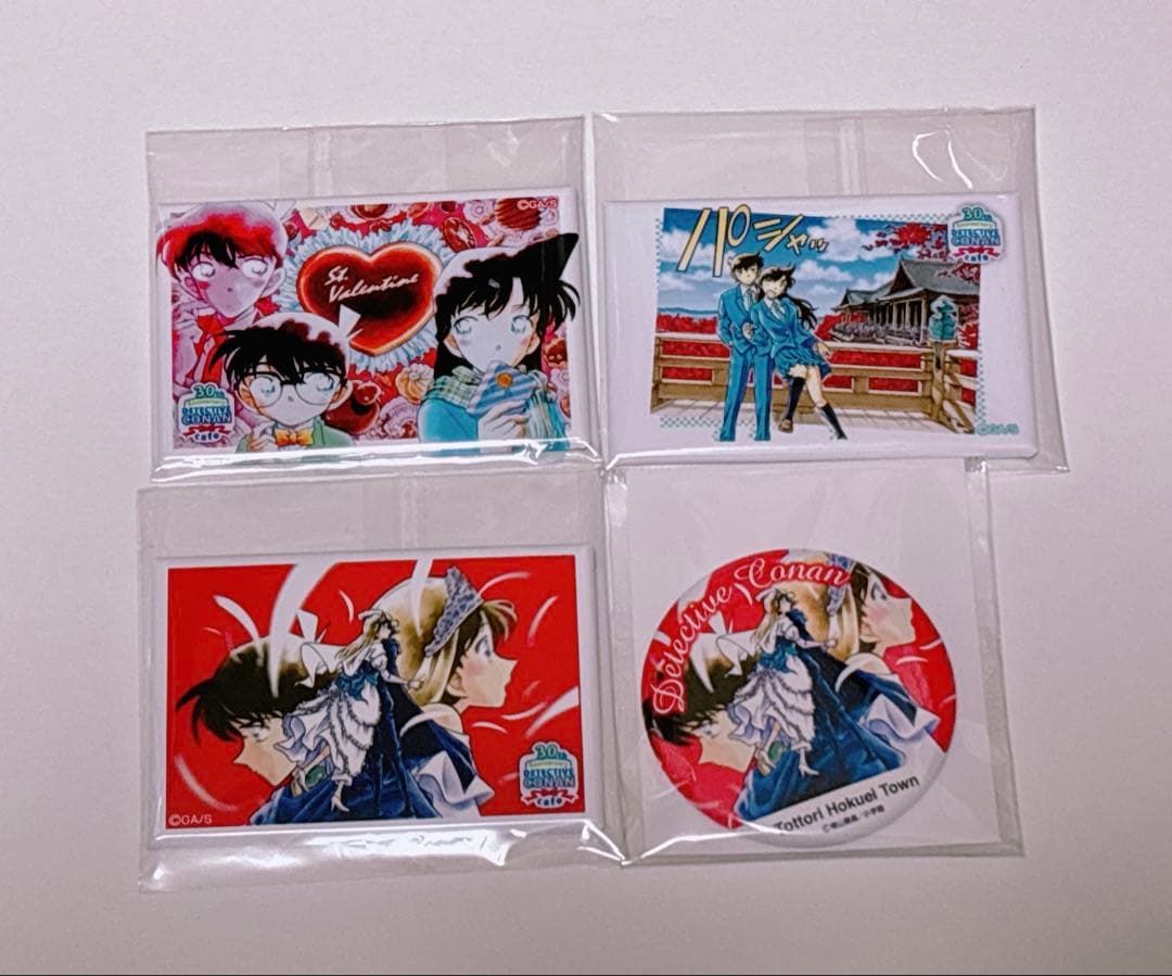 名探偵コナン　30周年コナンカフェ　スクエア缶バッジ　工藤新一　毛利蘭