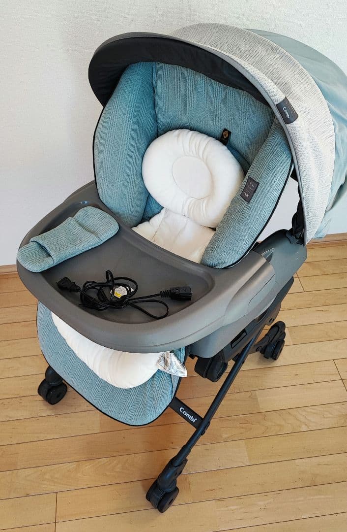 コンビ　ネムリラ　オートスウィング　双子