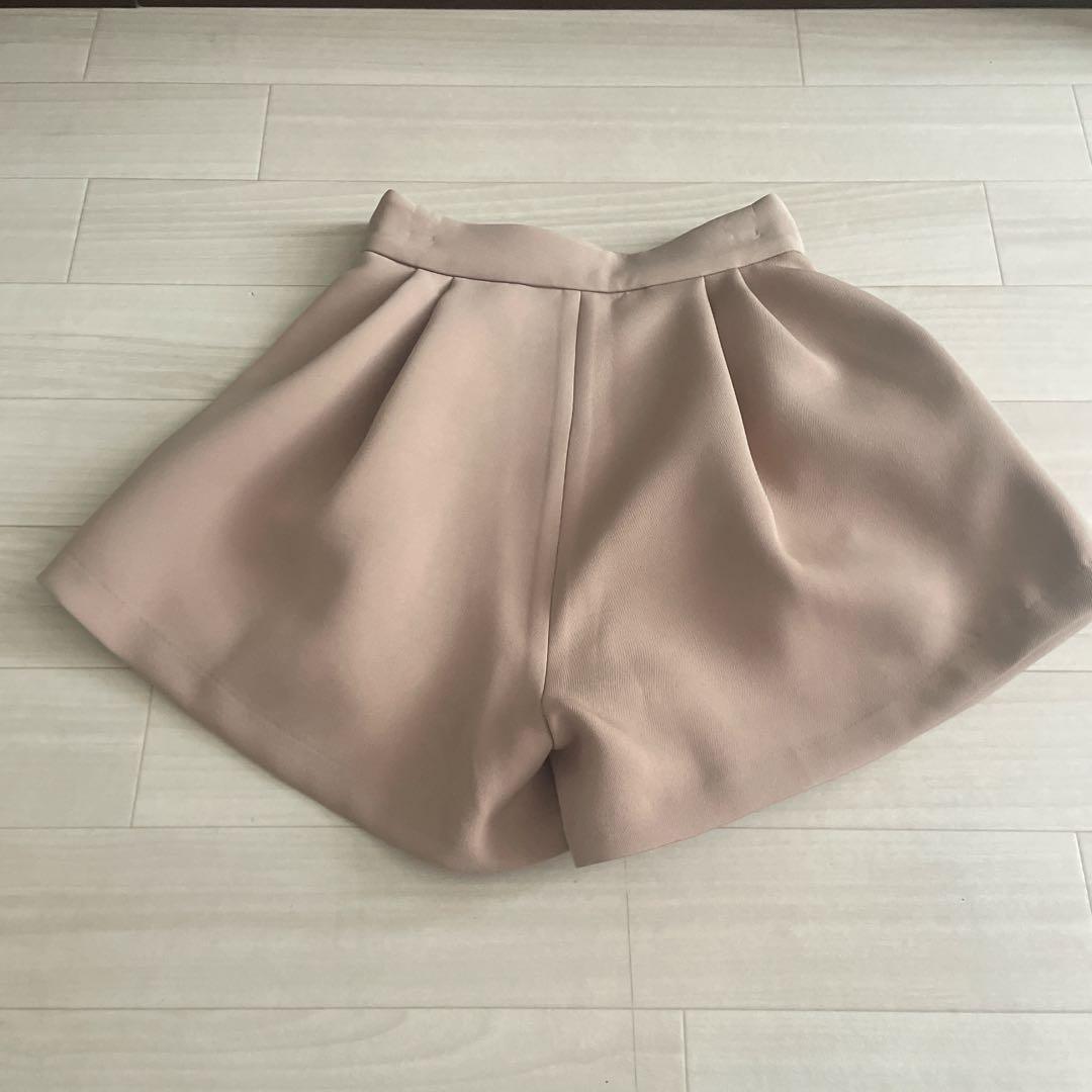 シェリエ sheller サイドヘムショートパンツ