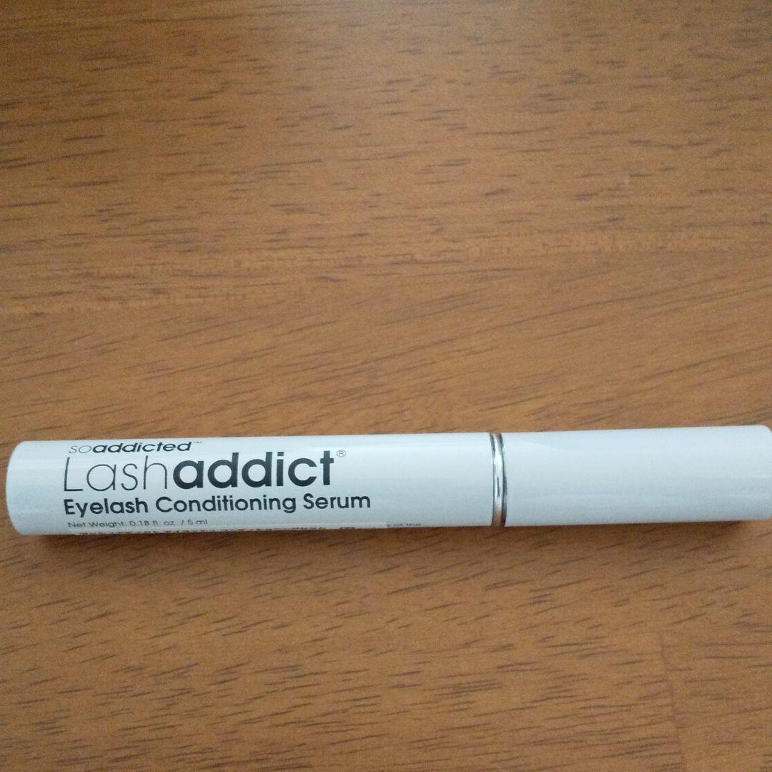 Lashaddictまつ毛美容液