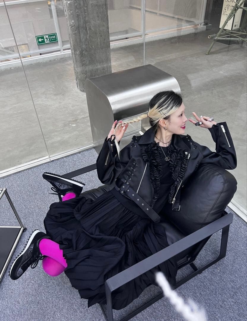 ノワールケイニノミヤ フリル装飾レースアップ ライダースジャケット