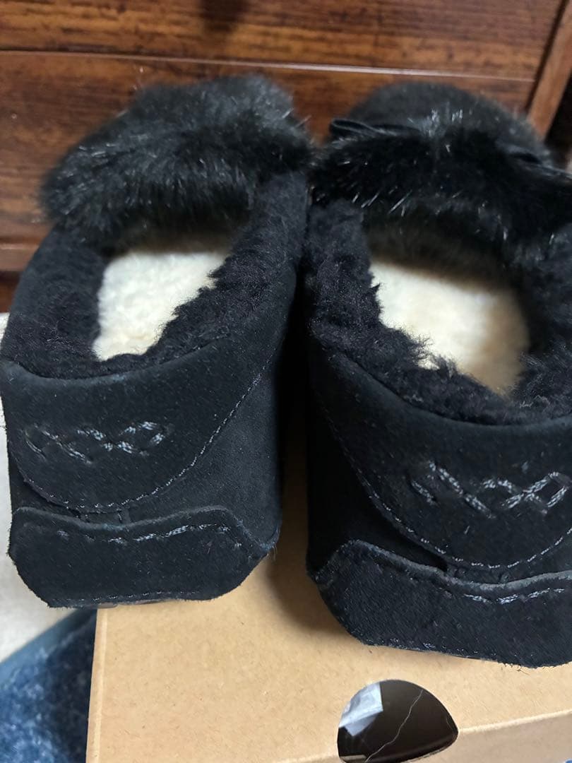 UGG モカシン　ダコタ　アンスレー　シェイン　リボン　ブラック　24㎝