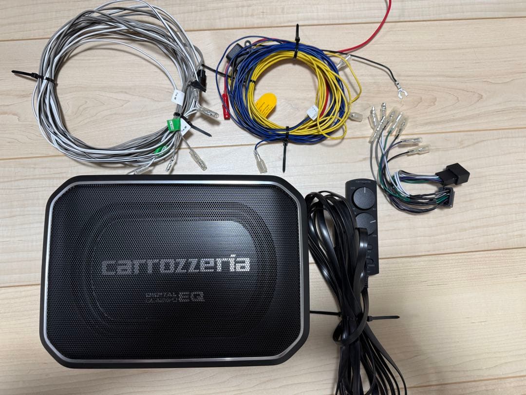 カロッツェリア　サプウーファー　TS-WX140DA