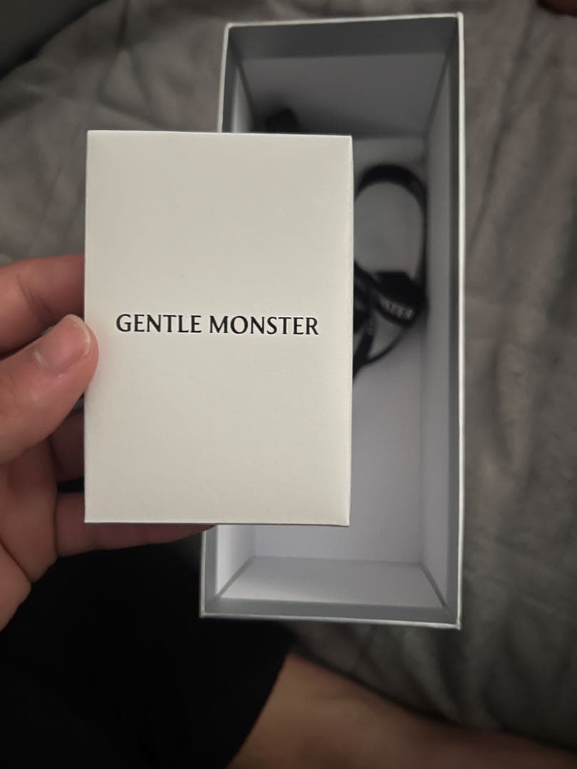 小物 GENTLE MONSTER atomic02