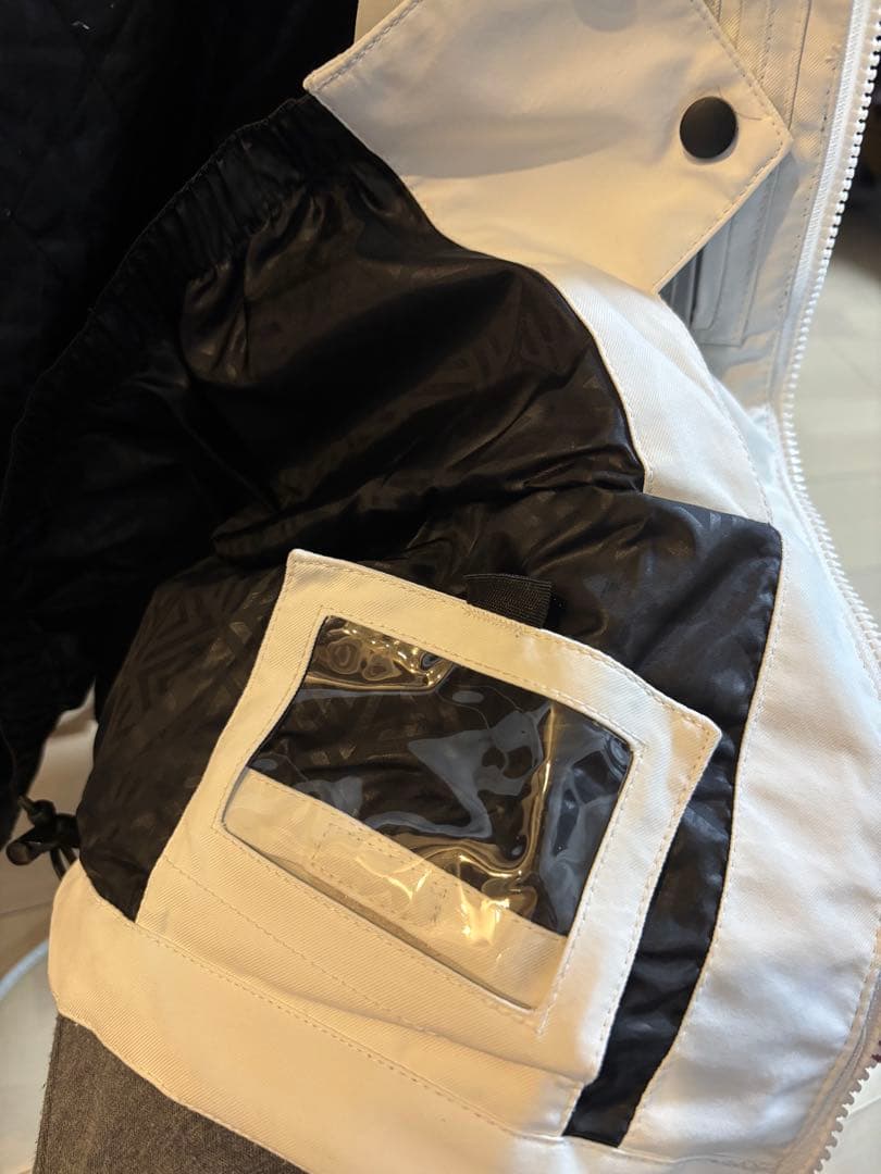 スキーウェア スノーボードウェア ジャケット 白