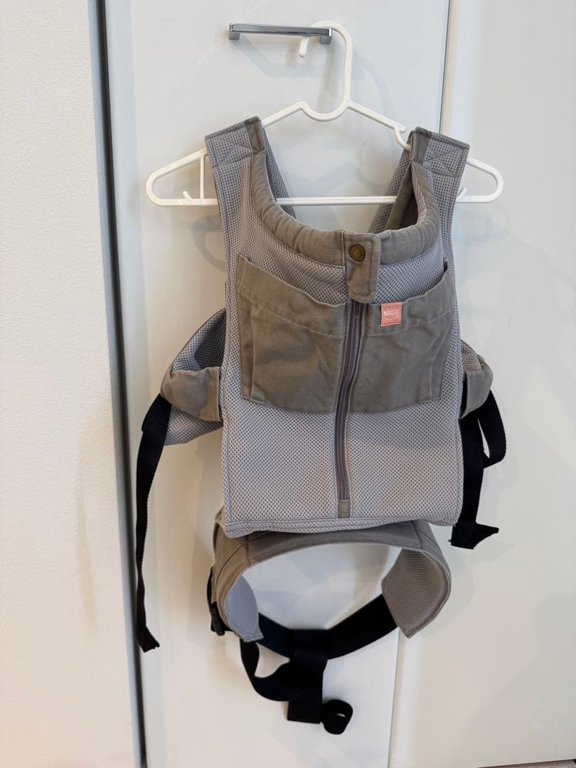 キューズベリー　グレー メッシュ抱っこ紐