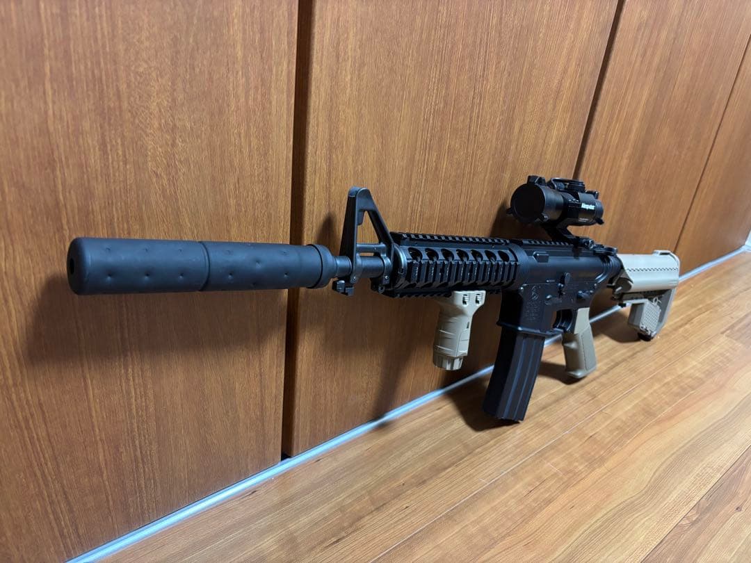 次世代AEG ブラック/タン スコープ付き
