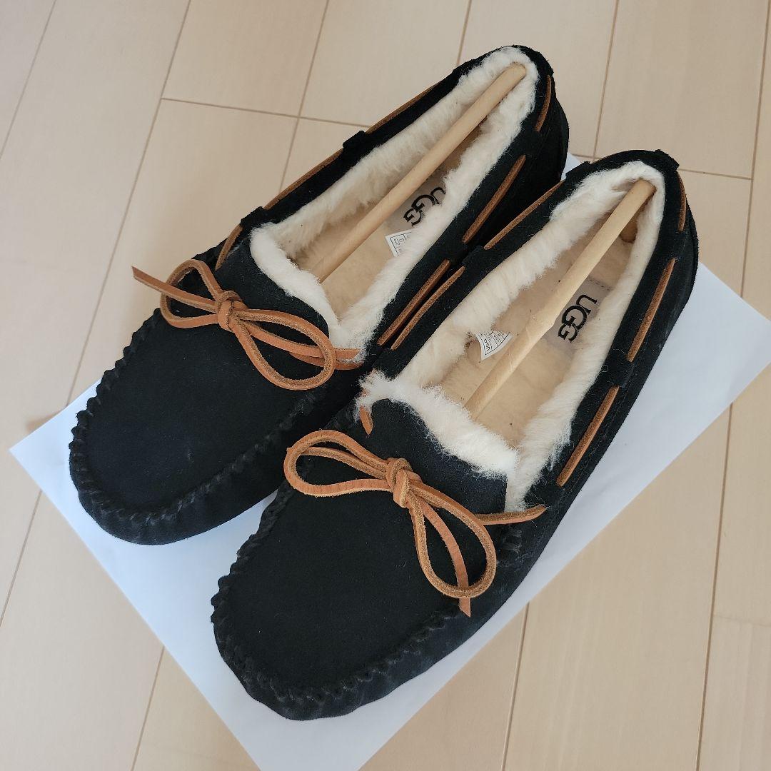 出品21日まで！　UGG DAKOTA モカシン　ブラック/25