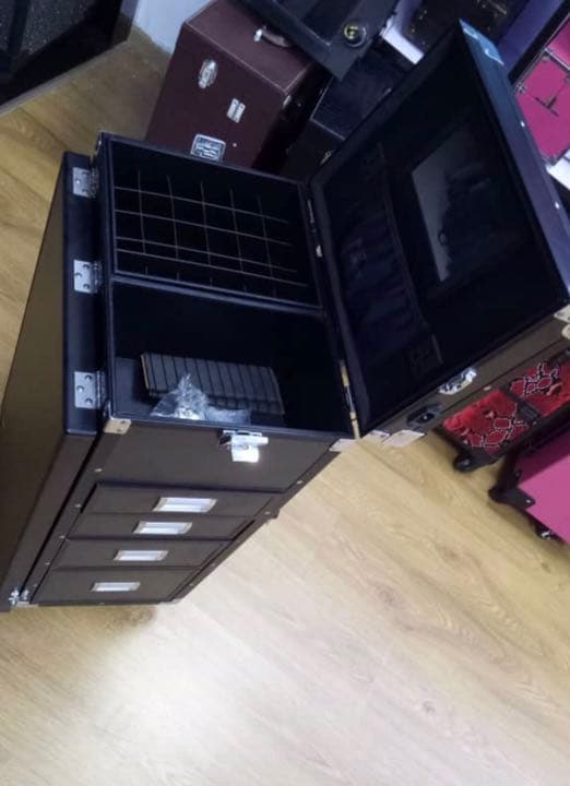 ネイルデスクスツケイス新品