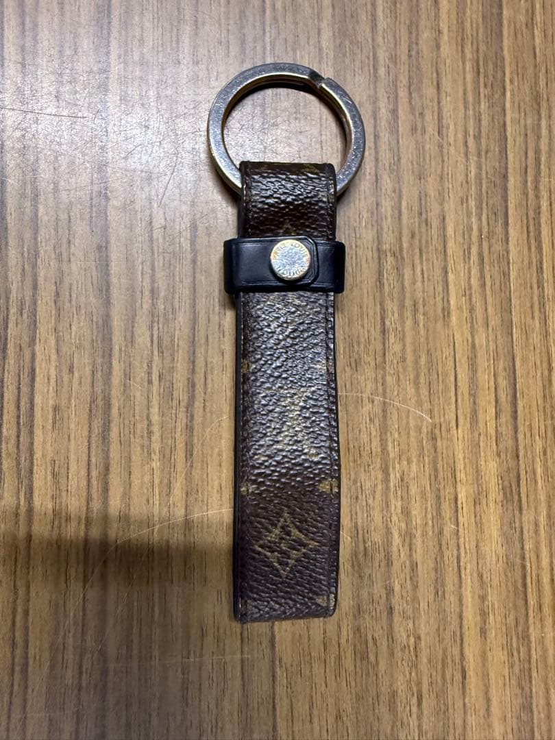 ルイヴィトン　モノグラム LVロゴ キーホルダー・LVドラゴンヌ キーリング