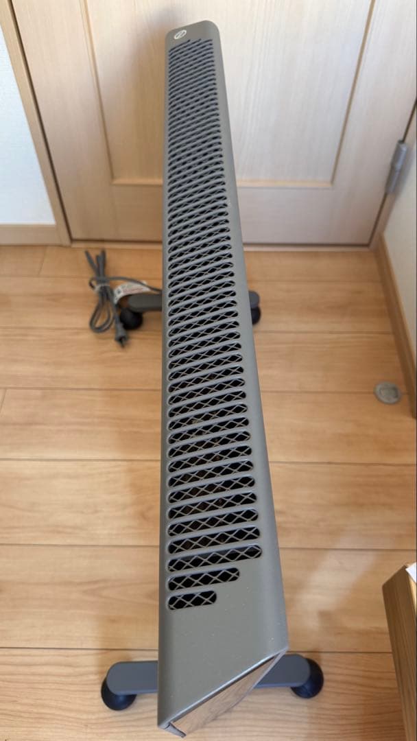 コンベクターヒーター　デロンギDeLonghi