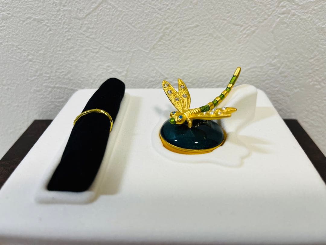 エスティローダー 練香水 プレジャーズ ドラゴンフライ