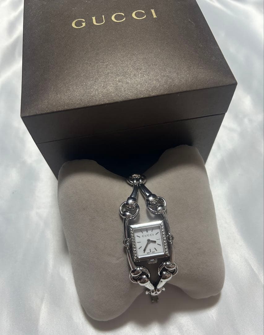 GUCCI グッチ シニョーリア ダイヤモンドベゼル/ホワイトパール文字盤 時計