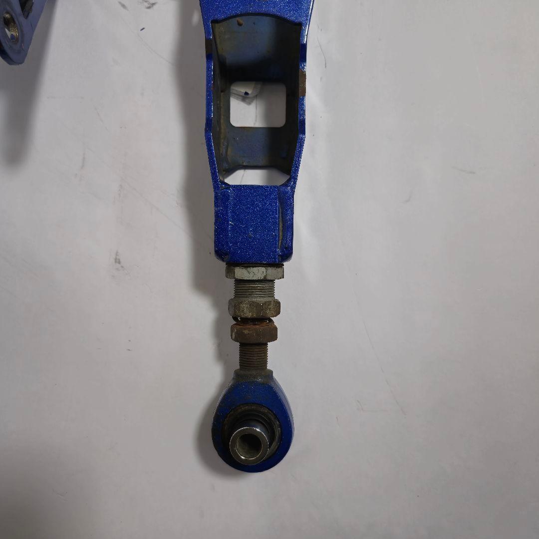 Megan Racing 210 クラウン 調整式リアロアアーム