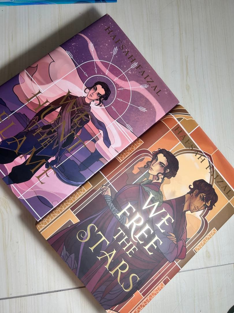 洋書 We Hunt the Flame & We Free the Stars