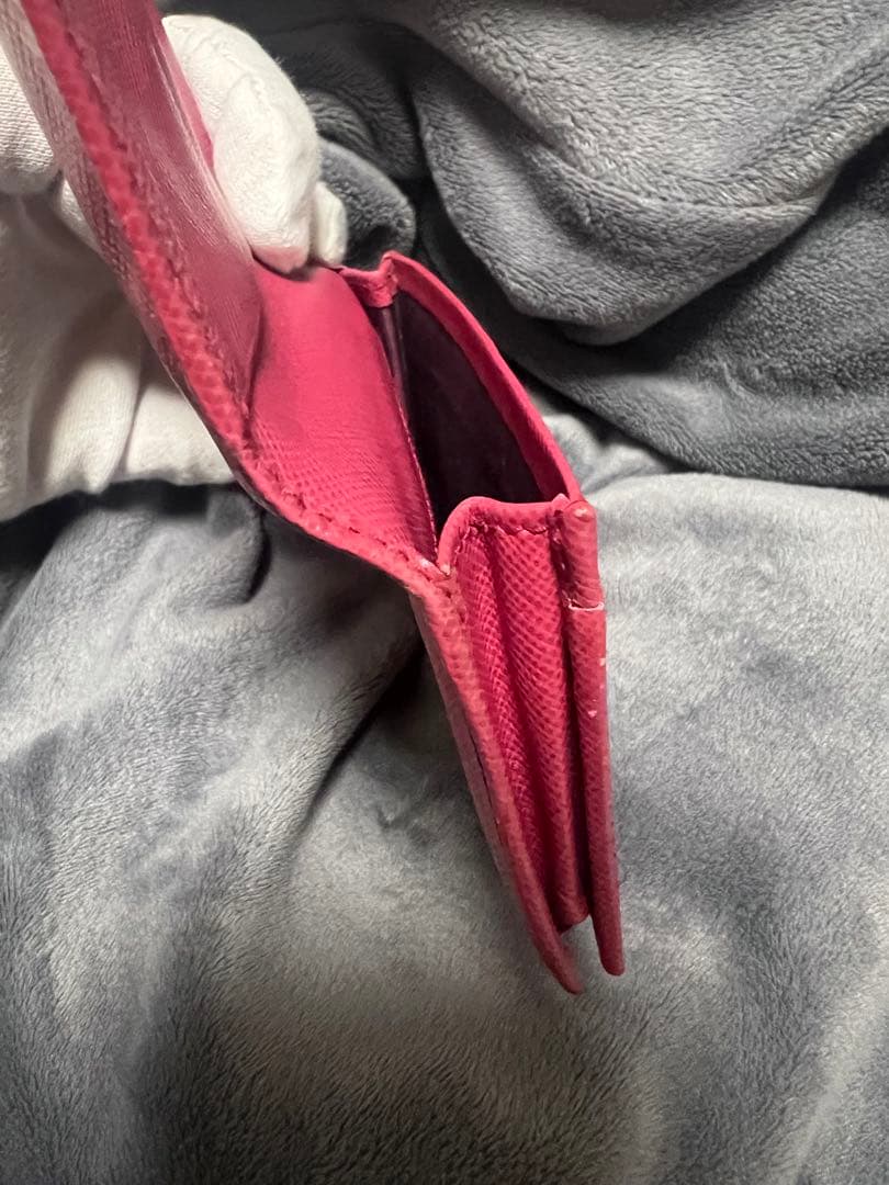 PRADA プラダ　サフィアーノレザー　ピンク　名刺入れ　レディース