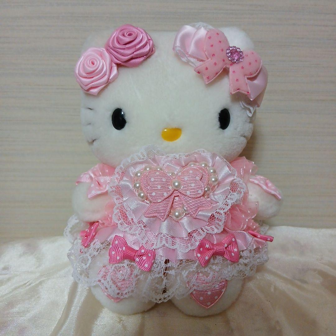 ハローキティ　可愛いアレンジ　ドレス　ぬいぐるみ