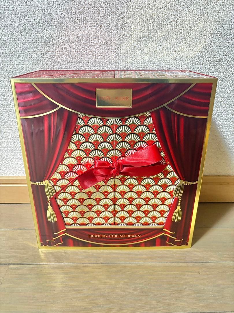 【未開封】エスティローダー　クリスマス　アドベントカレンダー 2024