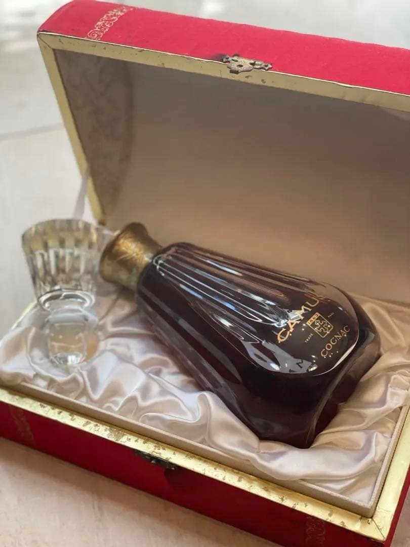 【値下げ】CAMUS カミュ　バカラクリスタルボトル　ブランデー　未開封