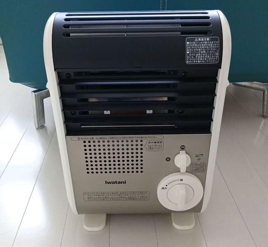 【けんぱっ様】iwatani ガスファンヒーター 2.0kW