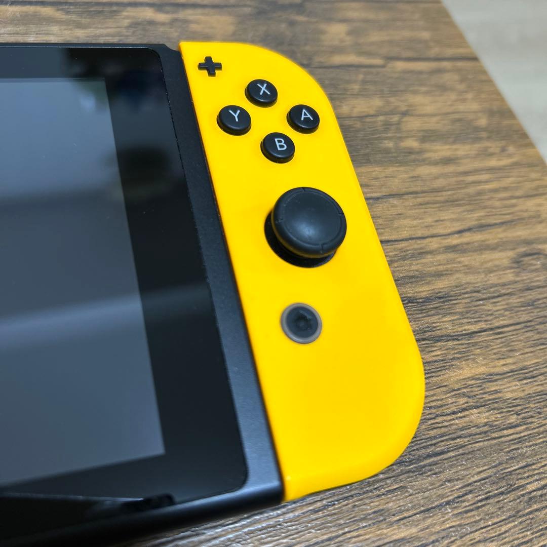 新型 ニンテンドースイッチ Nintendo switch ジョイコン付本体のみ