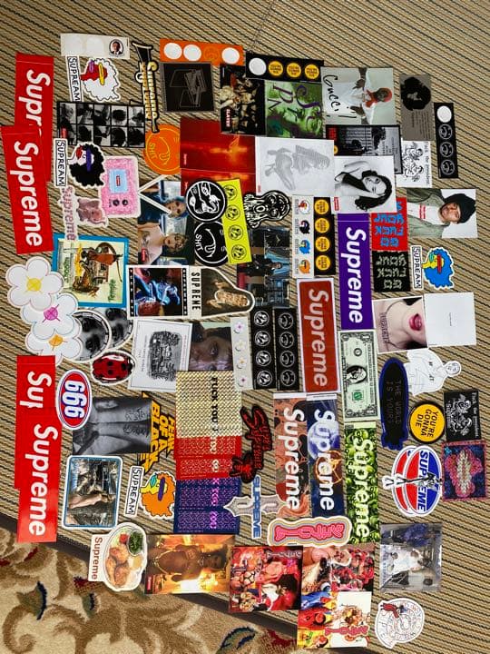 supremeステッカー