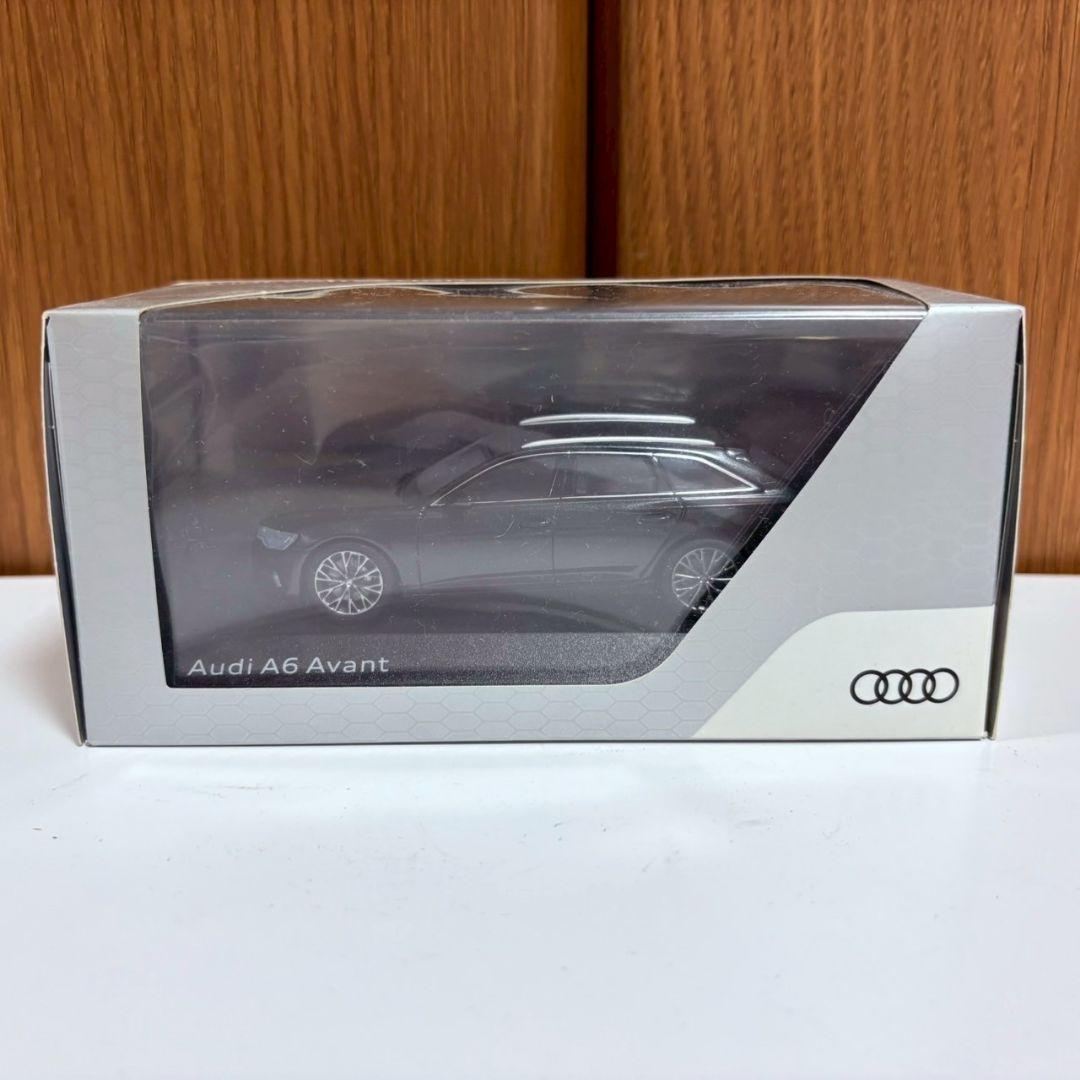 アウディ特注 1/43 アウディ A4　デイトナグレーアバント 2015Audi