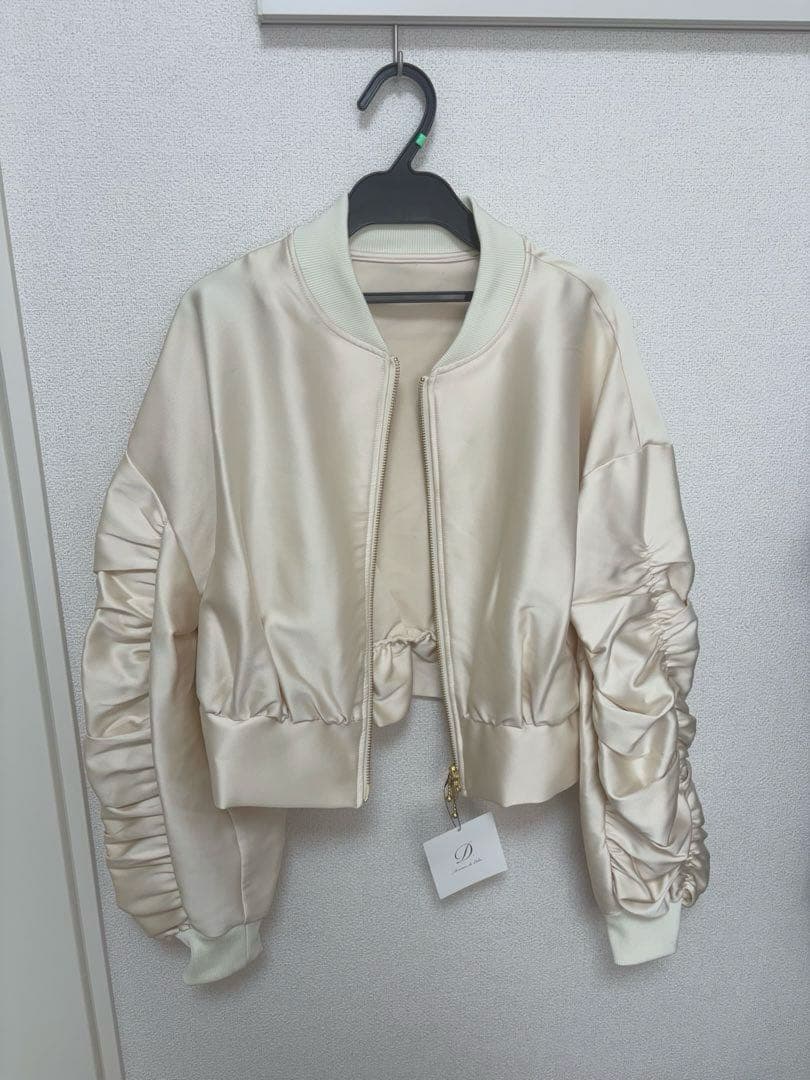 値下げ中　新品未使用 maison de Dolce. グロッシーブルゾン