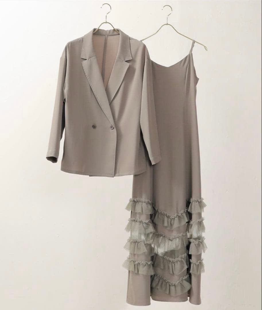 kana 裾フリルキャミワンピース オーバーサイズジャケット 2点セット