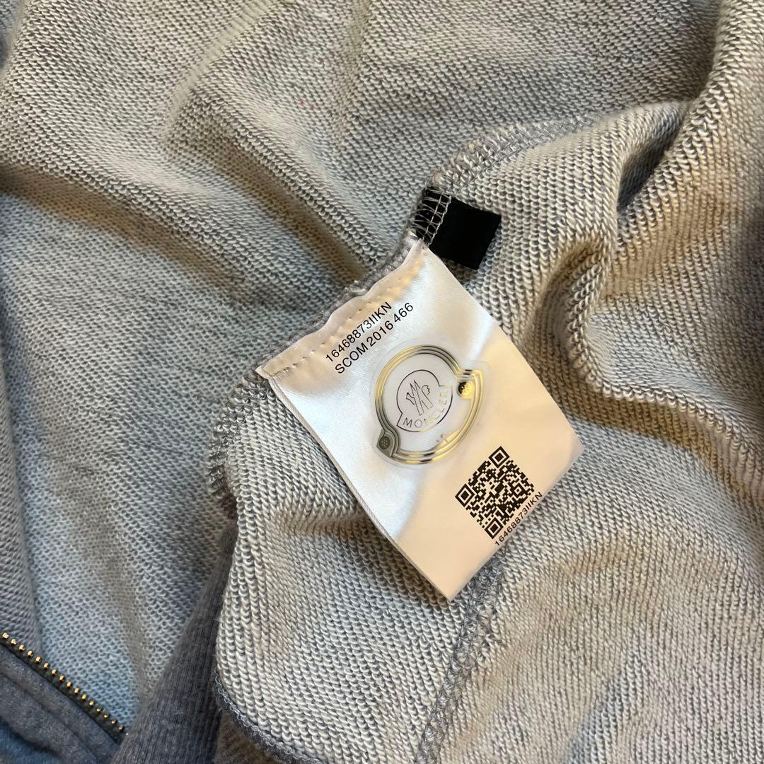モンクレ　ガムブルー　ジップアップパーカー