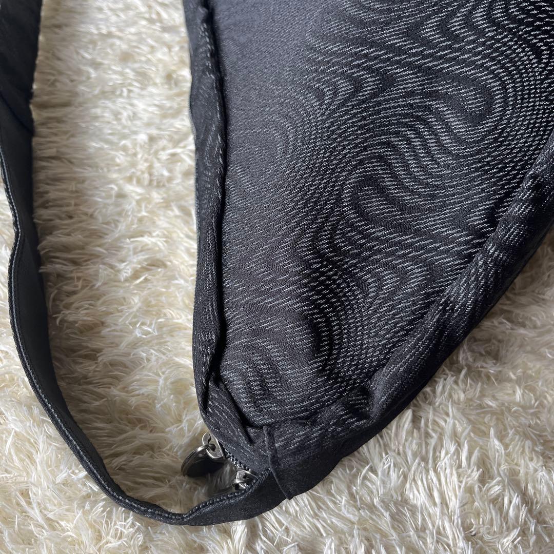 極美品　ヘルシーバックバッグ Mサイズ 9リットル 黒　ブラック